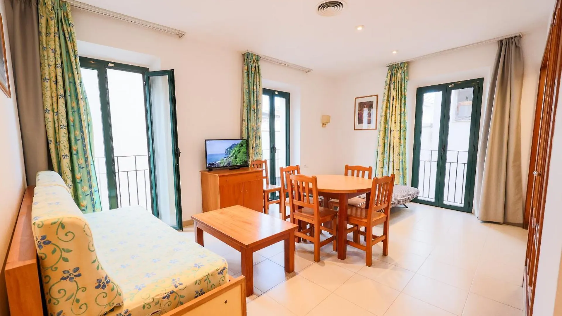 Apartamentos Royal Льорет-де-Мар Апартаменты