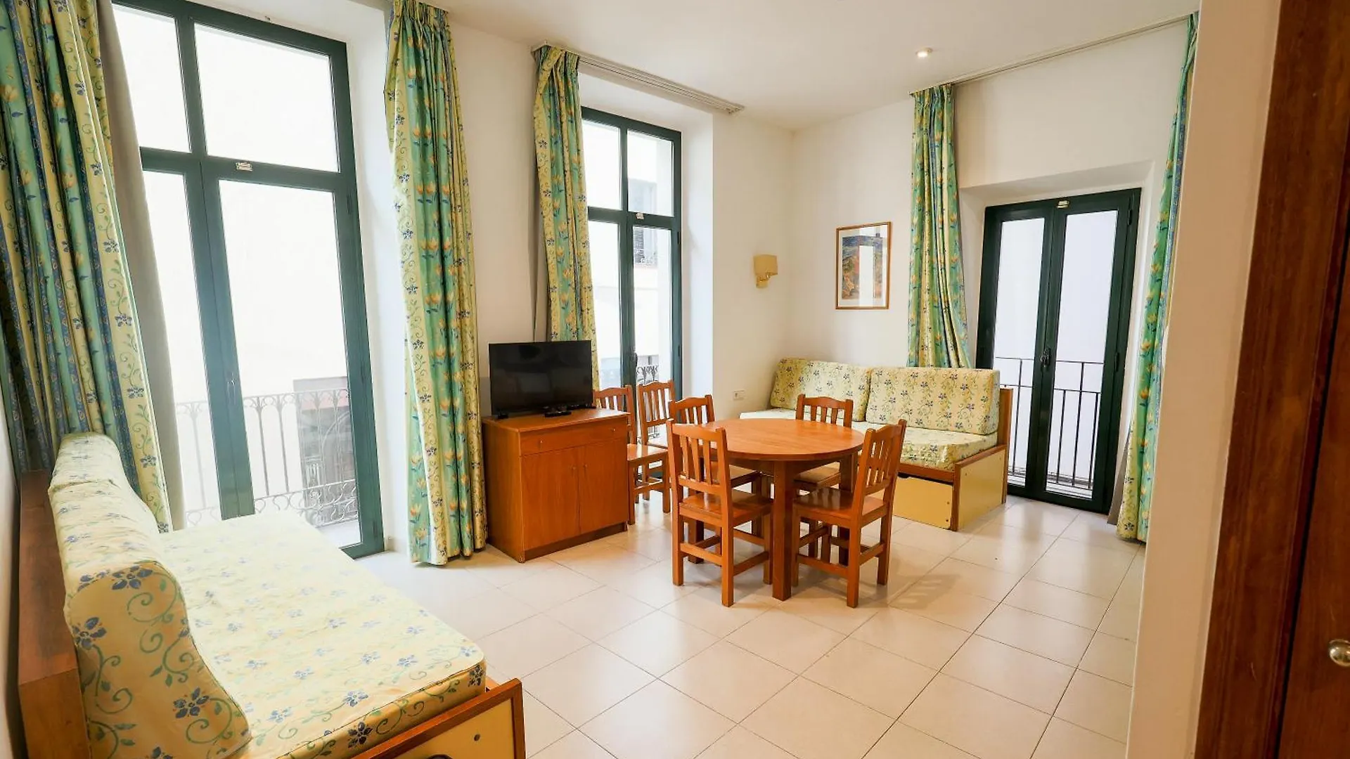 Apartamentos Royal Льорет-де-Мар