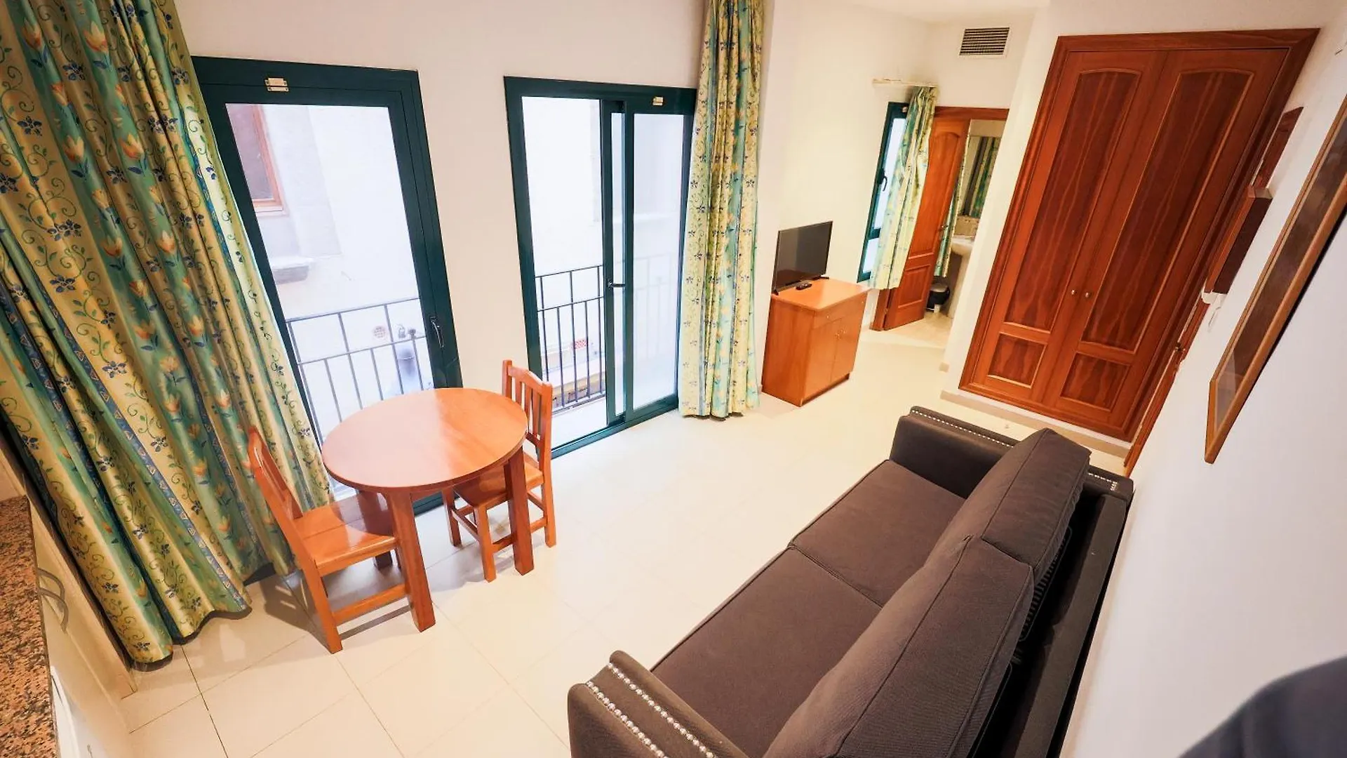 Apartment Apartamentos Royal Lloret de Mar
